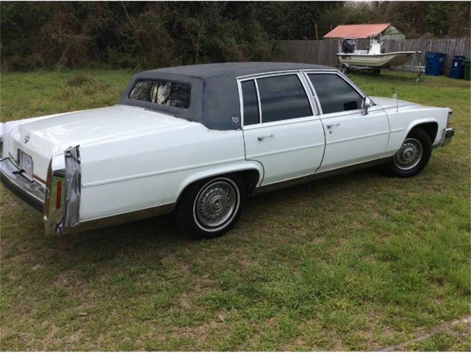 1989 Cadillac Brougham - Image 13 of 19