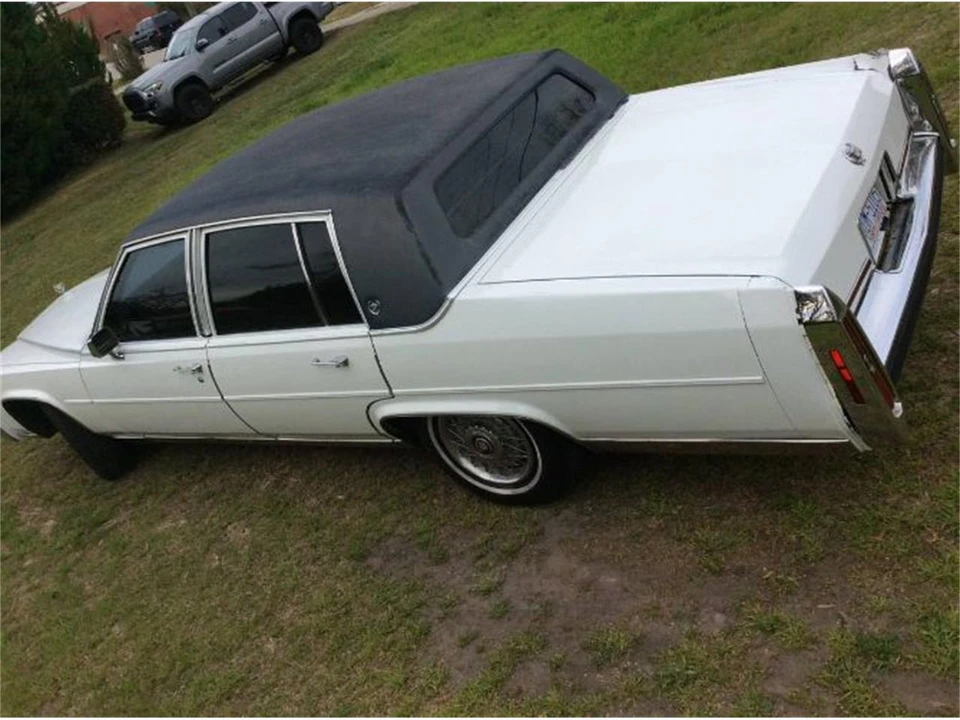 1989 Cadillac Brougham - Image 14 of 19