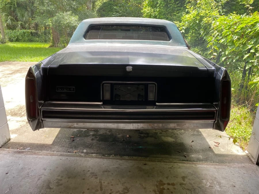 1989 Cadillac Brougham - Image 9 of 12