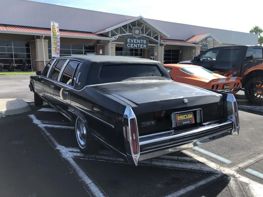 1989 Cadillac Brougham - Image 2 of 10