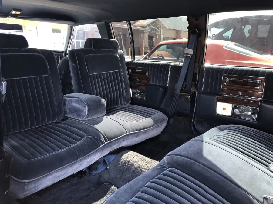 1989 Cadillac Brougham - Image 4 of 10