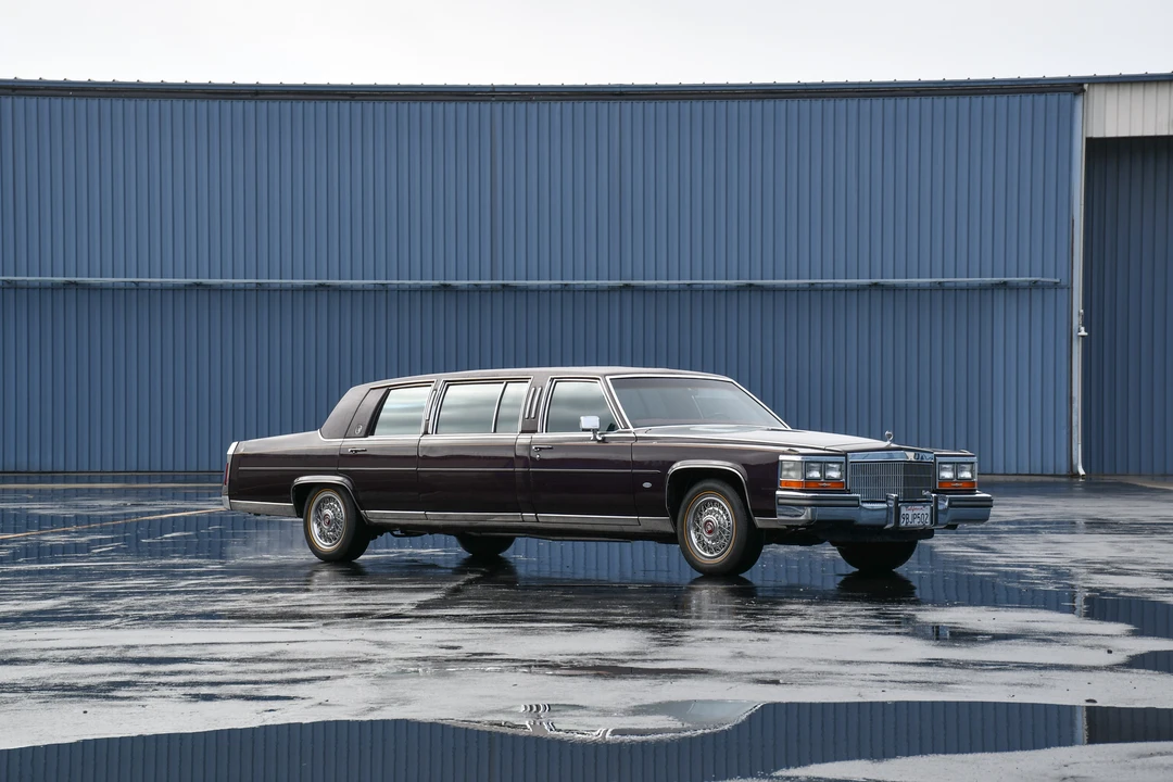 1989 Cadillac Brougham - Image 5 of 31