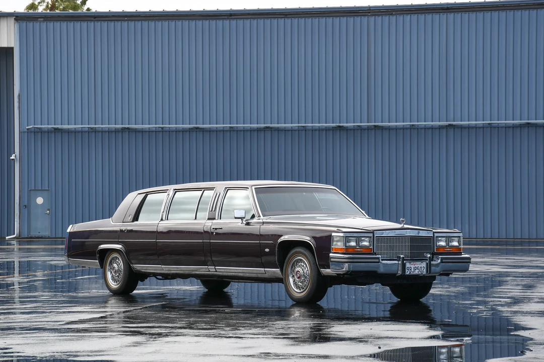 1989 Cadillac Brougham - Image 3 of 31