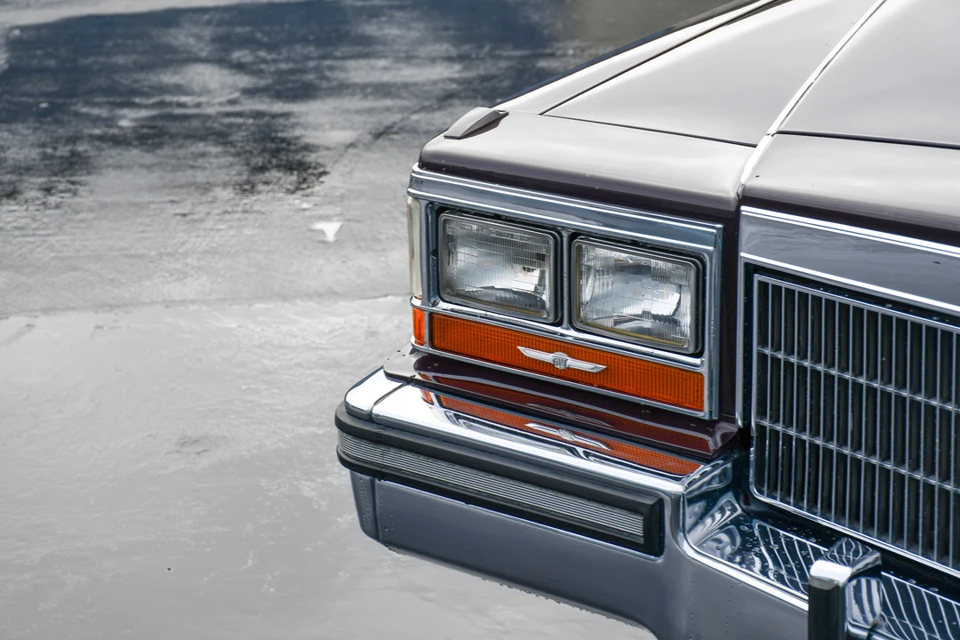 1989 Cadillac Brougham - Image 26 of 31