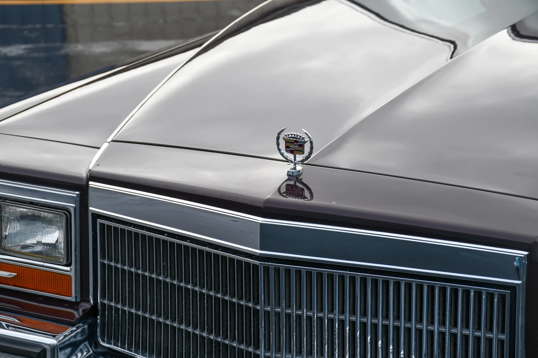 1989 Cadillac Brougham - Image 28 of 31