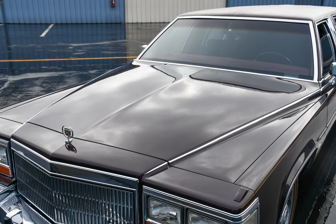 1989 Cadillac Brougham - Image 21 of 31
