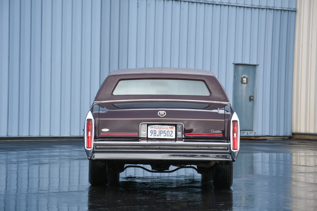 1989 Cadillac Brougham - Image 9 of 31
