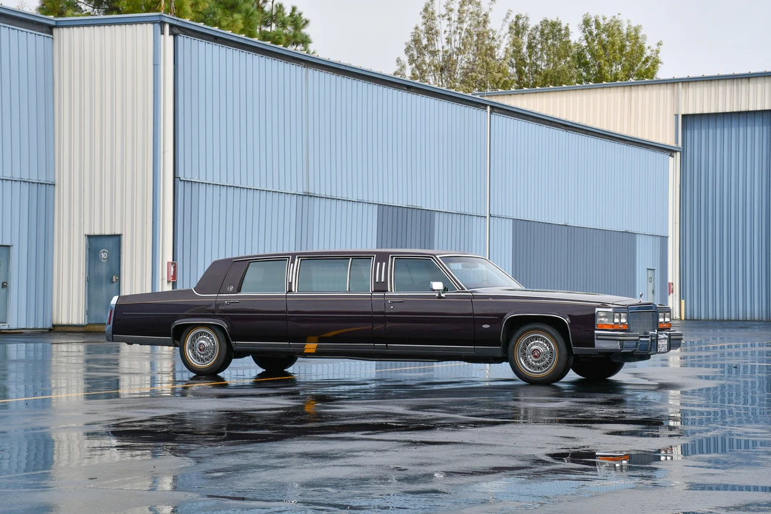 1989 Cadillac Brougham - Image 6 of 31