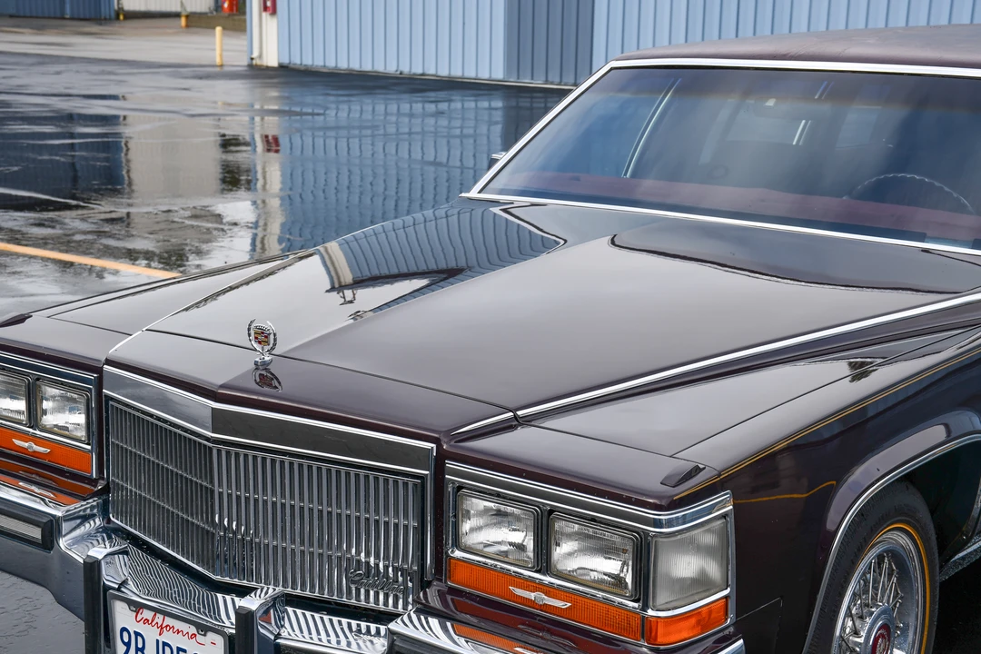 1989 Cadillac Brougham - Image 22 of 31
