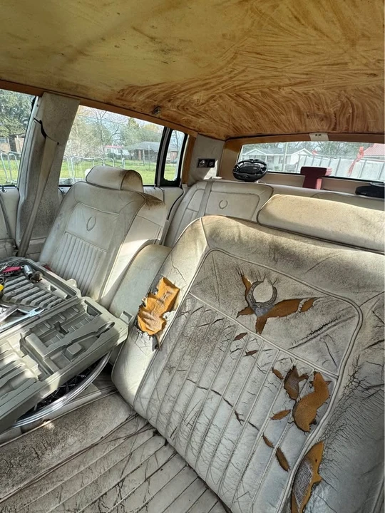 1989 Cadillac Brougham - Image 6 of 8