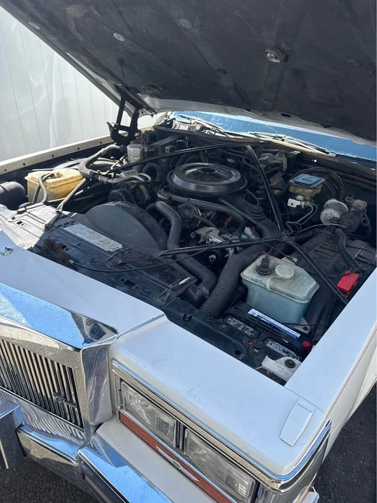 1989 Cadillac Brougham - Image 4 of 8