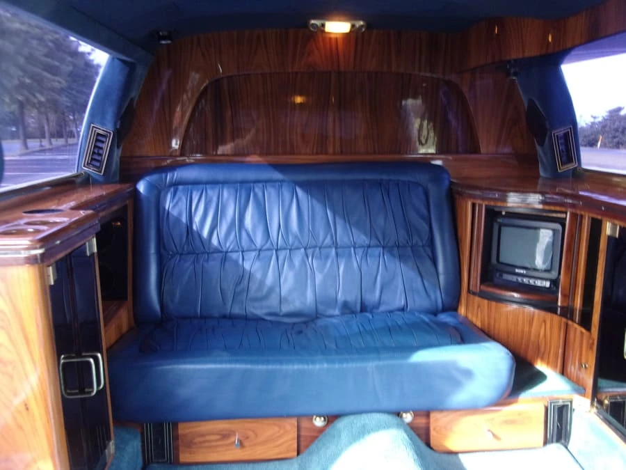 1989 Cadillac Brougham - Image 6 of 12