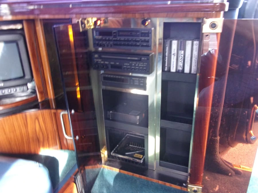 1989 Cadillac Brougham - Image 7 of 12