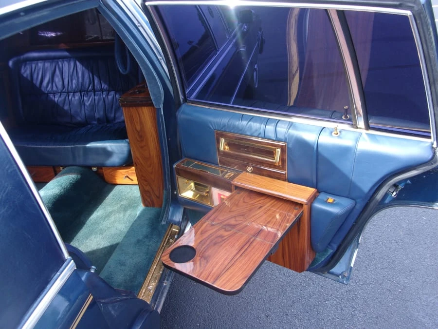 1989 Cadillac Brougham - Image 8 of 12