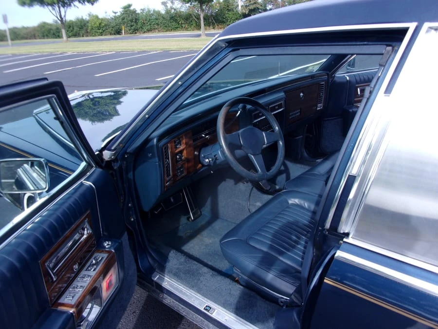 1989 Cadillac Brougham - Image 4 of 12