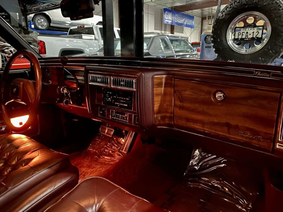 1989 Cadillac Brougham - Image 6 of 10