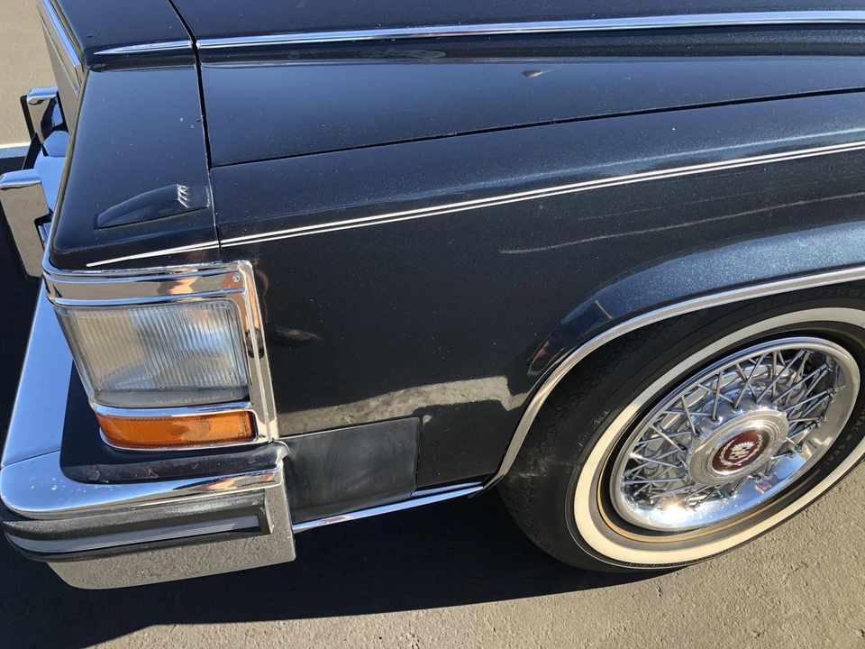 1989 Cadillac Brougham - Image 19 of 29