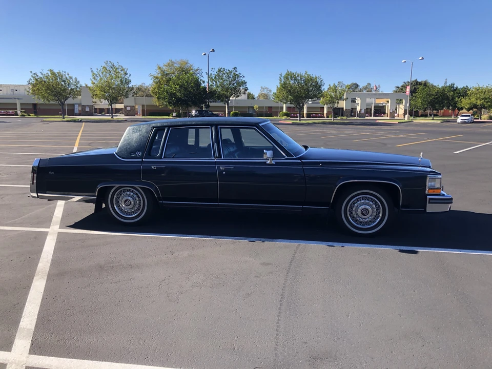 1989 Cadillac Brougham - Image 11 of 29