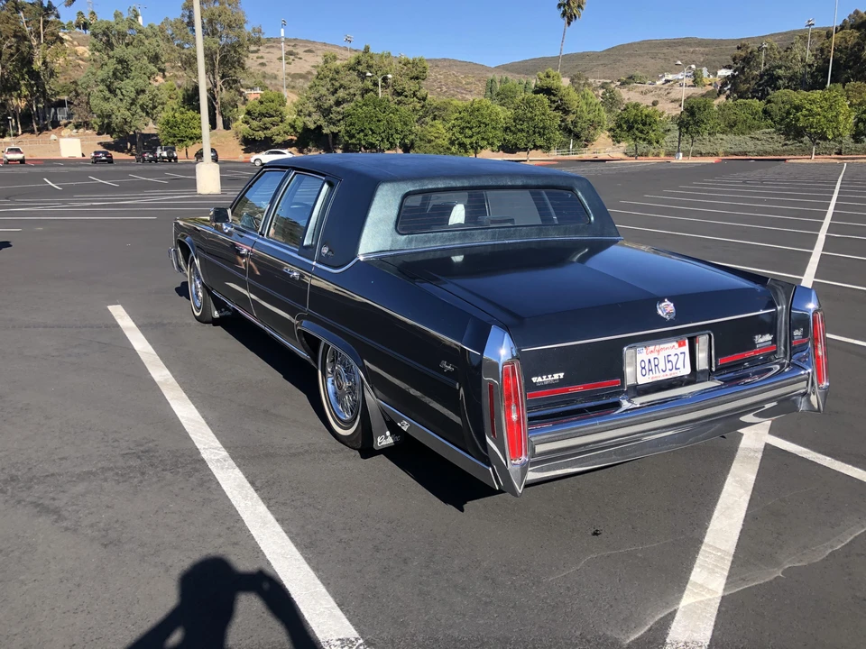 1989 Cadillac Brougham - Image 8 of 29