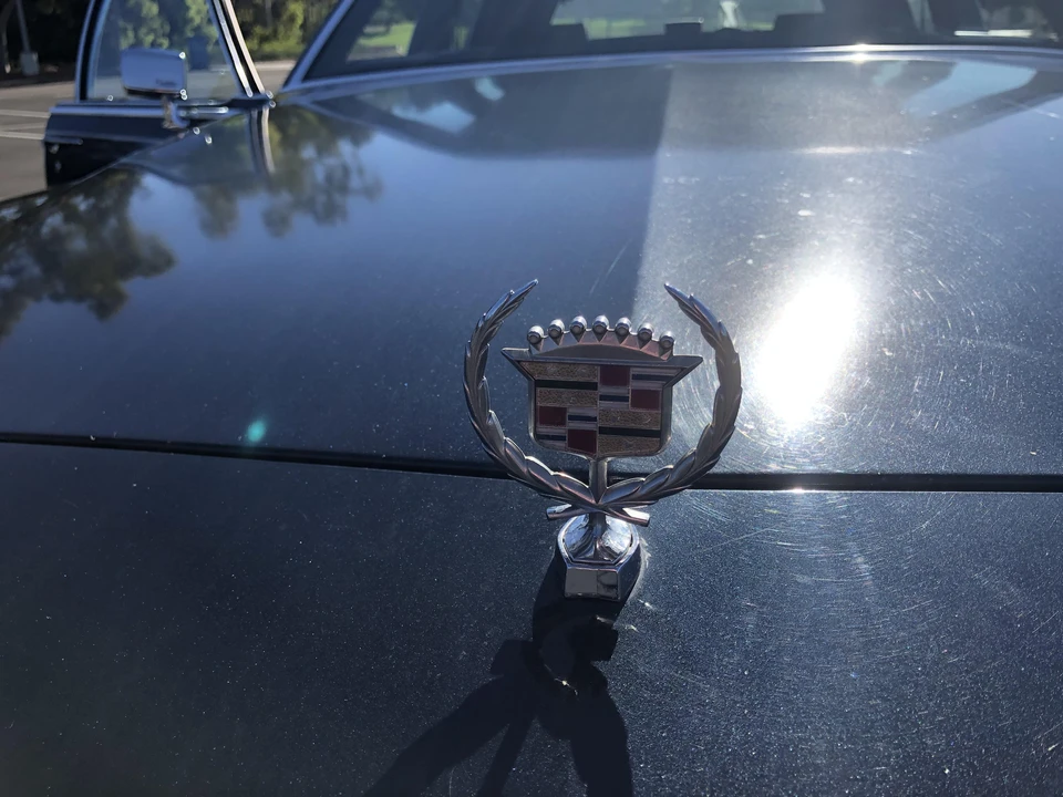 1989 Cadillac Brougham - Image 17 of 29