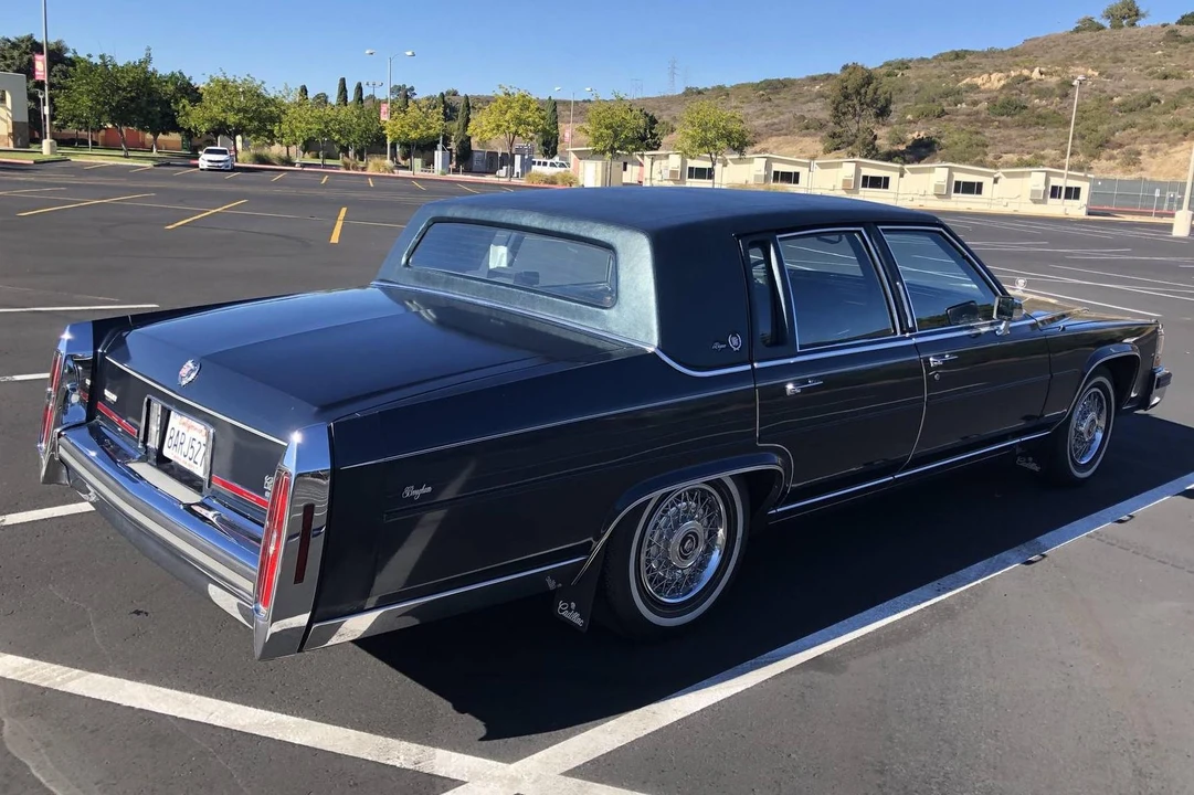 1989 Cadillac Brougham - Image 4 of 29