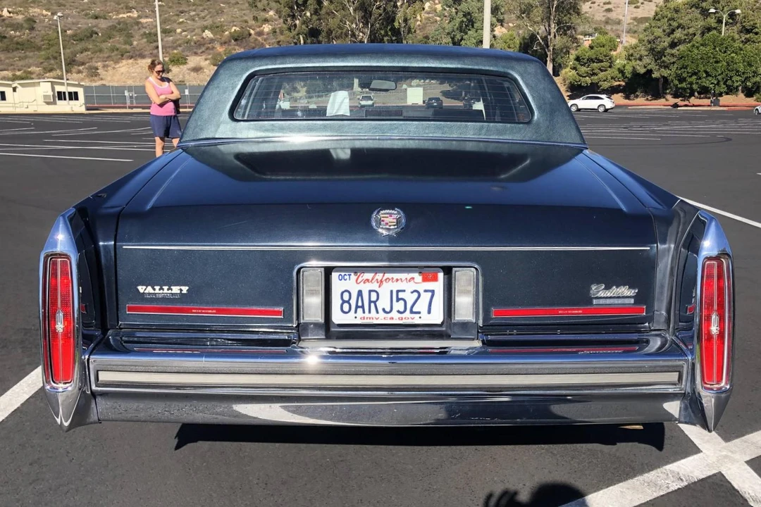 1989 Cadillac Brougham - Image 5 of 29