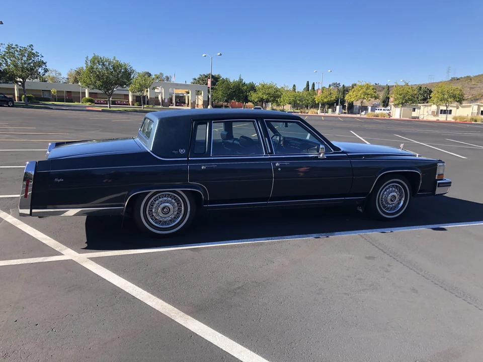 1989 Cadillac Brougham - Image 10 of 29