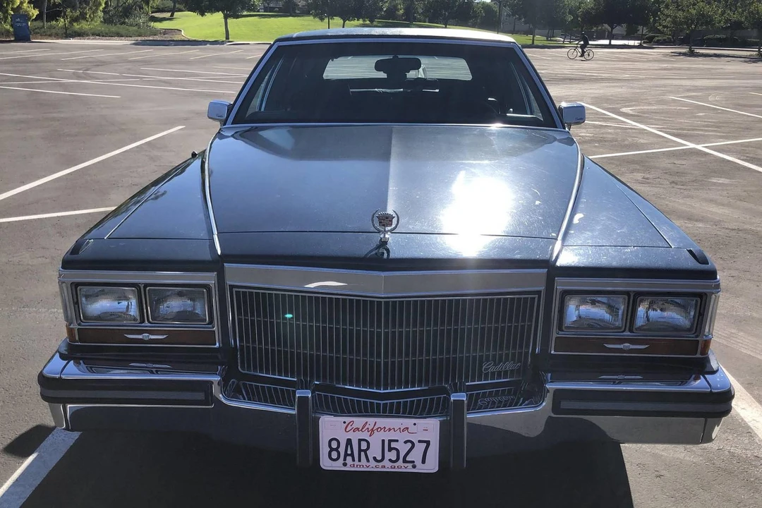 1989 Cadillac Brougham - Image 2 of 29