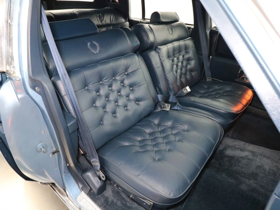 1989 Cadillac Brougham - Image 28 of 31