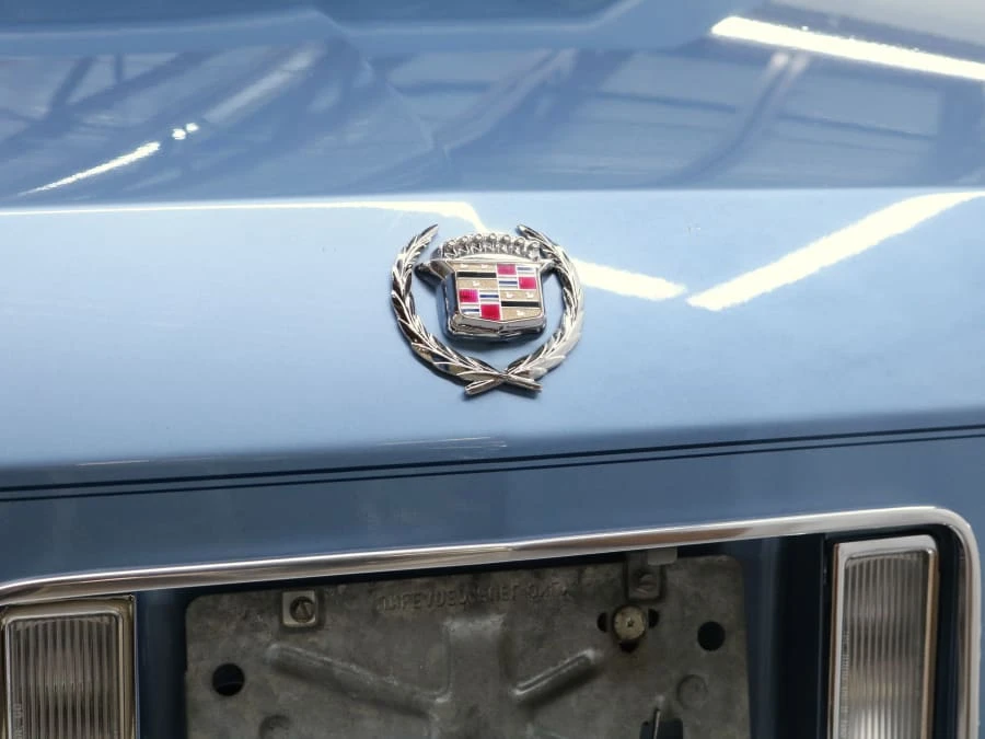 1989 Cadillac Brougham - Image 22 of 31