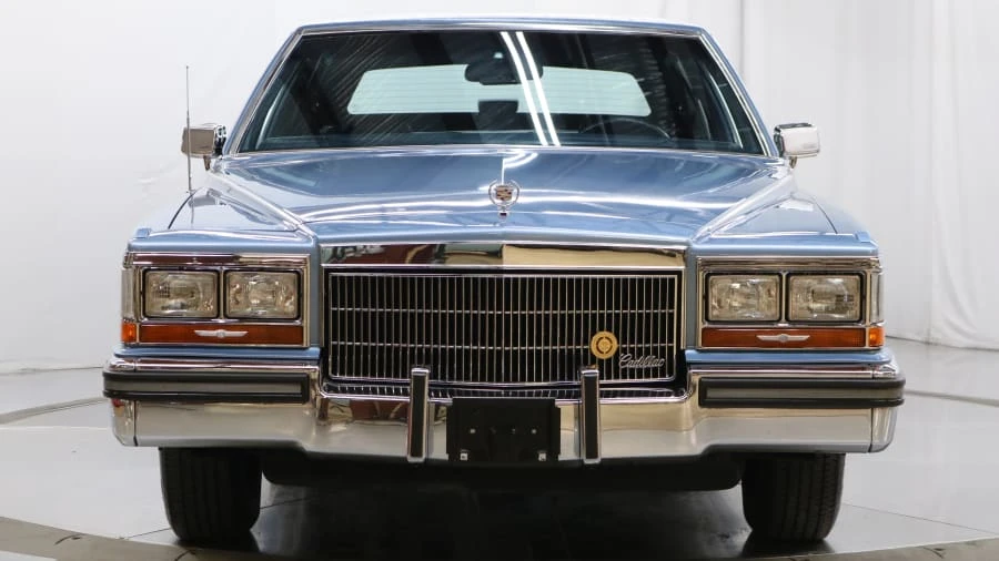 1989 Cadillac Brougham - Image 4 of 31