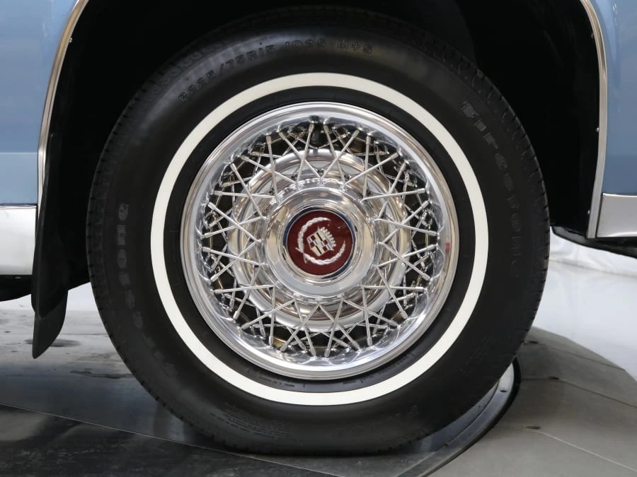1989 Cadillac Brougham - Image 10 of 31