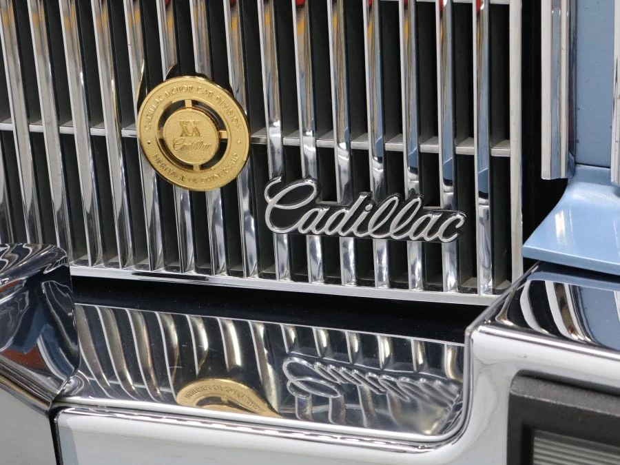 1989 Cadillac Brougham - Image 11 of 31