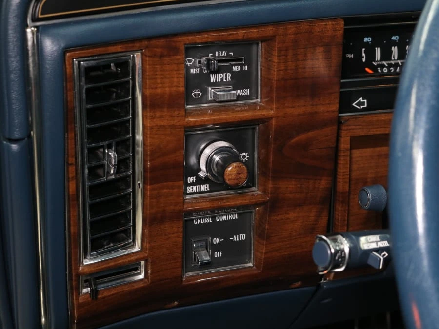 1989 Cadillac Brougham - Image 31 of 31