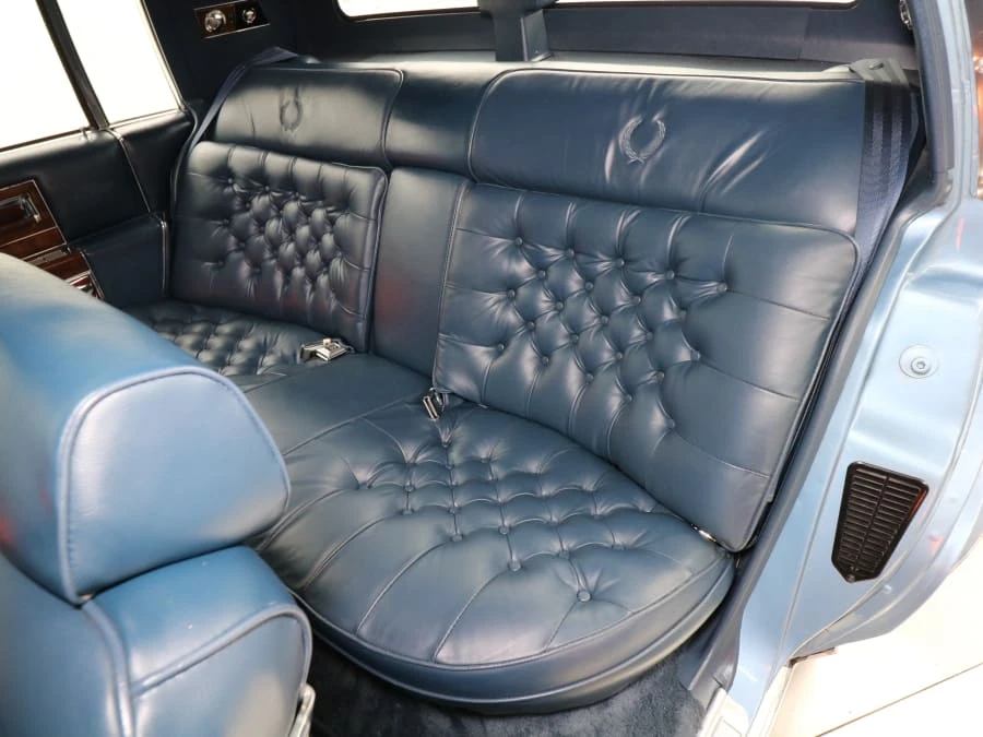 1989 Cadillac Brougham - Image 26 of 31