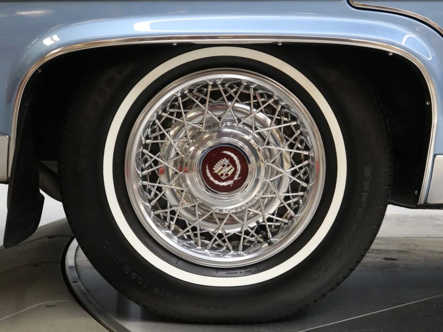 1989 Cadillac Brougham - Image 12 of 31
