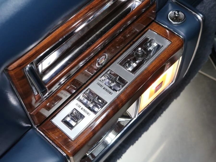 1989 Cadillac Brougham - Image 30 of 31