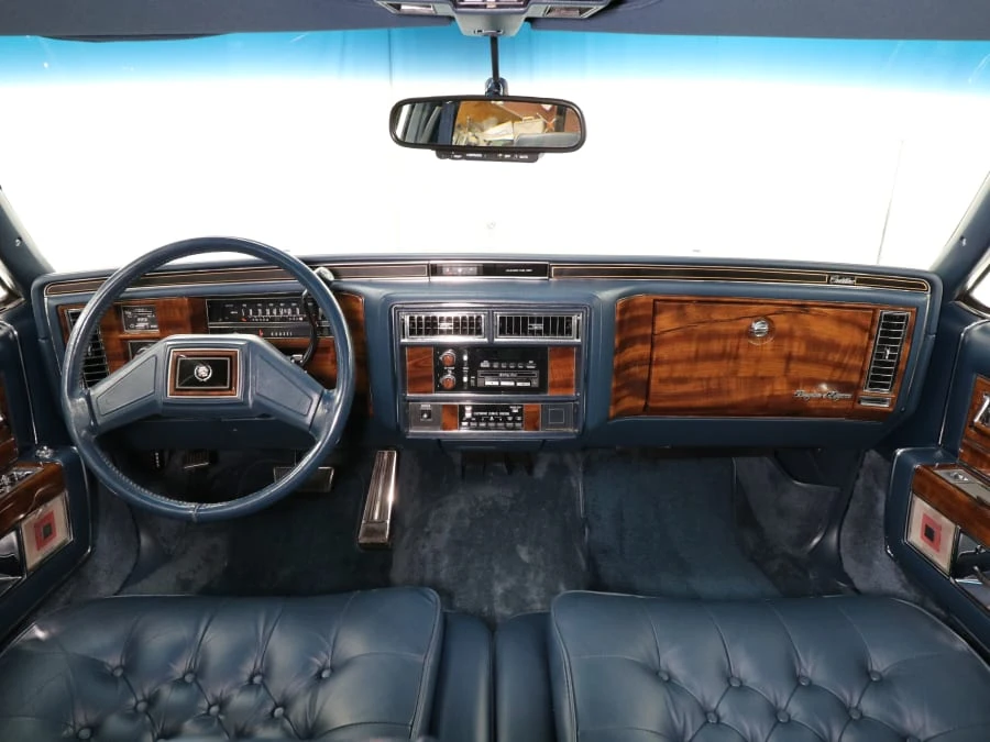 1989 Cadillac Brougham - Image 24 of 31