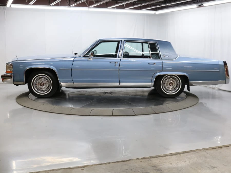 1989 Cadillac Brougham - Image 2 of 31
