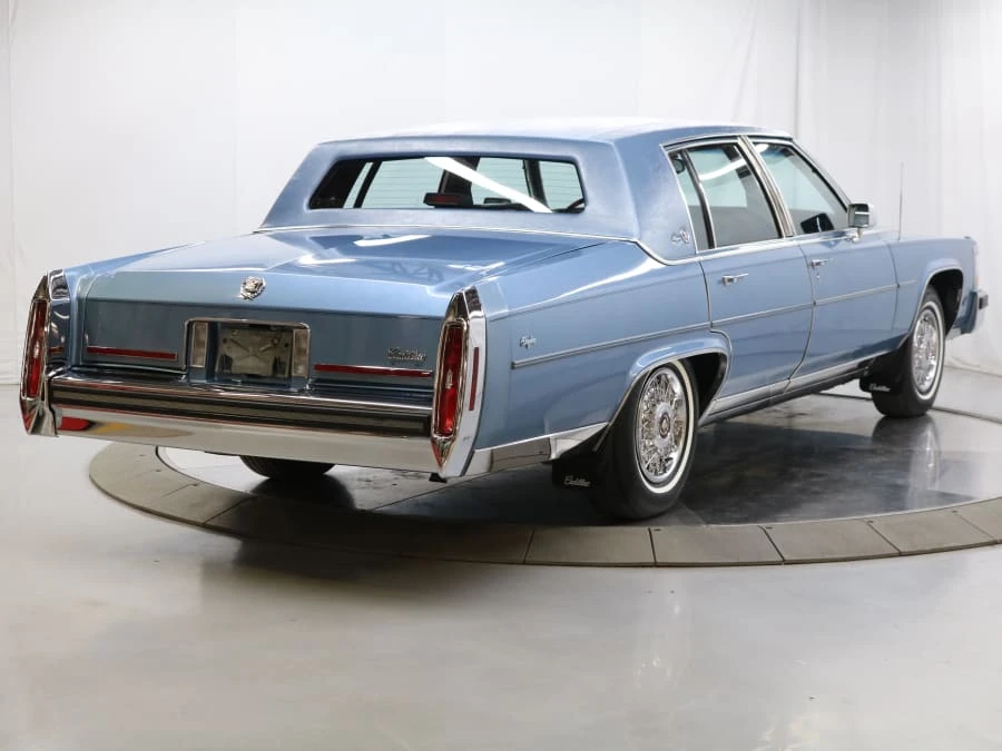 1989 Cadillac Brougham - Image 3 of 31