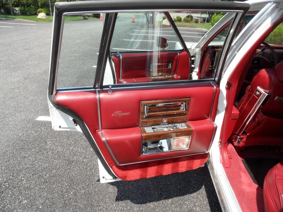 1989 Cadillac Brougham - Image 14 of 31