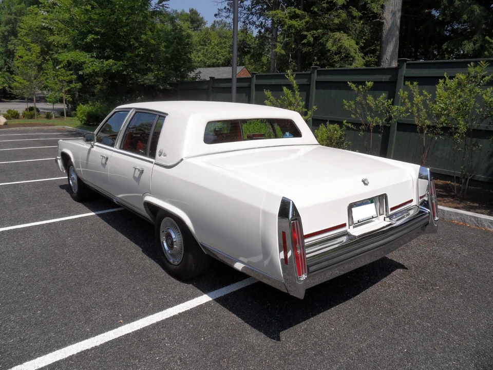 1989 Cadillac Brougham - Image 4 of 31