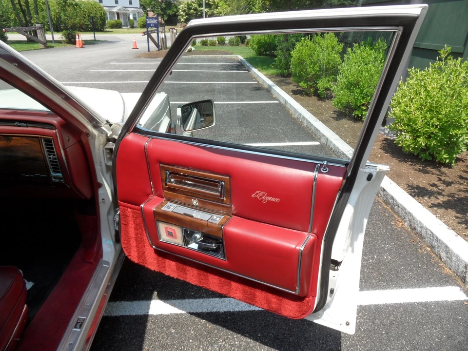 1989 Cadillac Brougham - Image 15 of 31