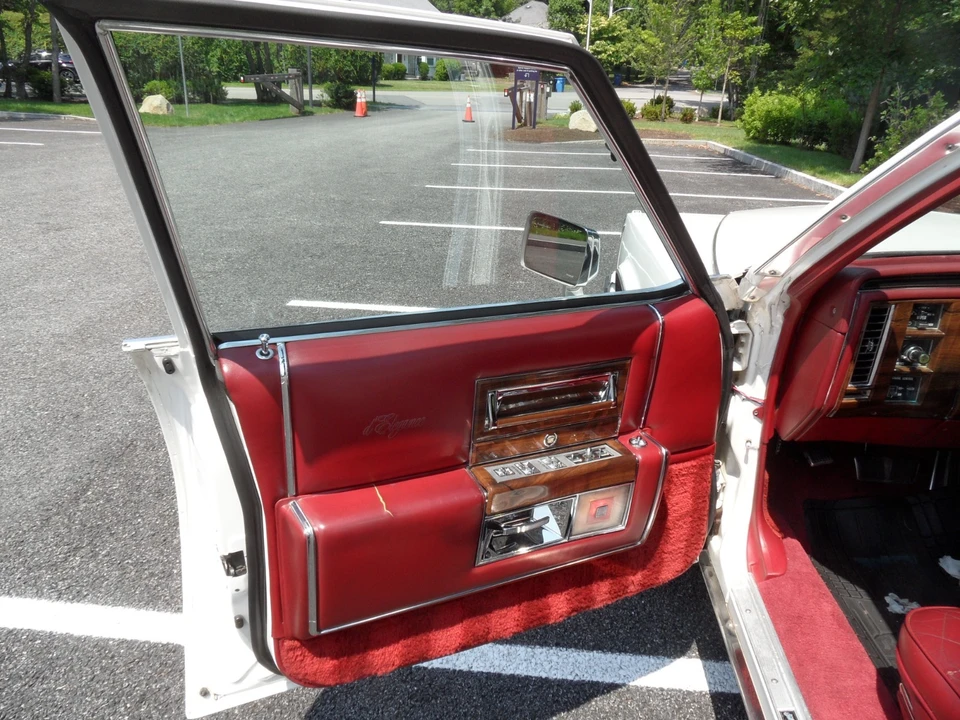 1989 Cadillac Brougham - Image 13 of 31