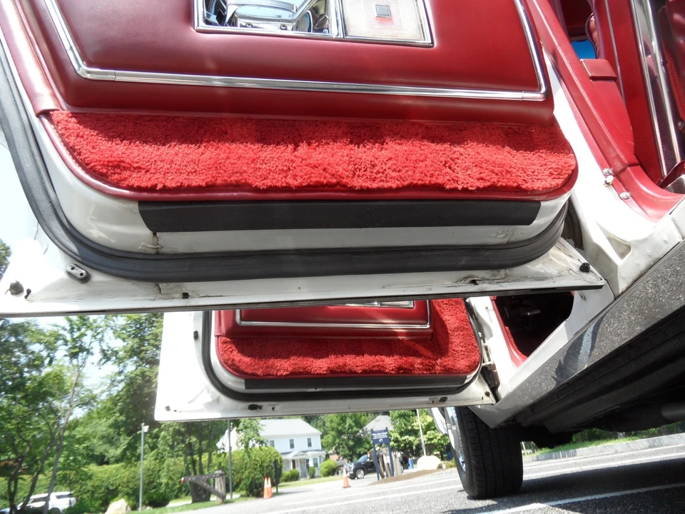 1989 Cadillac Brougham - Image 19 of 31