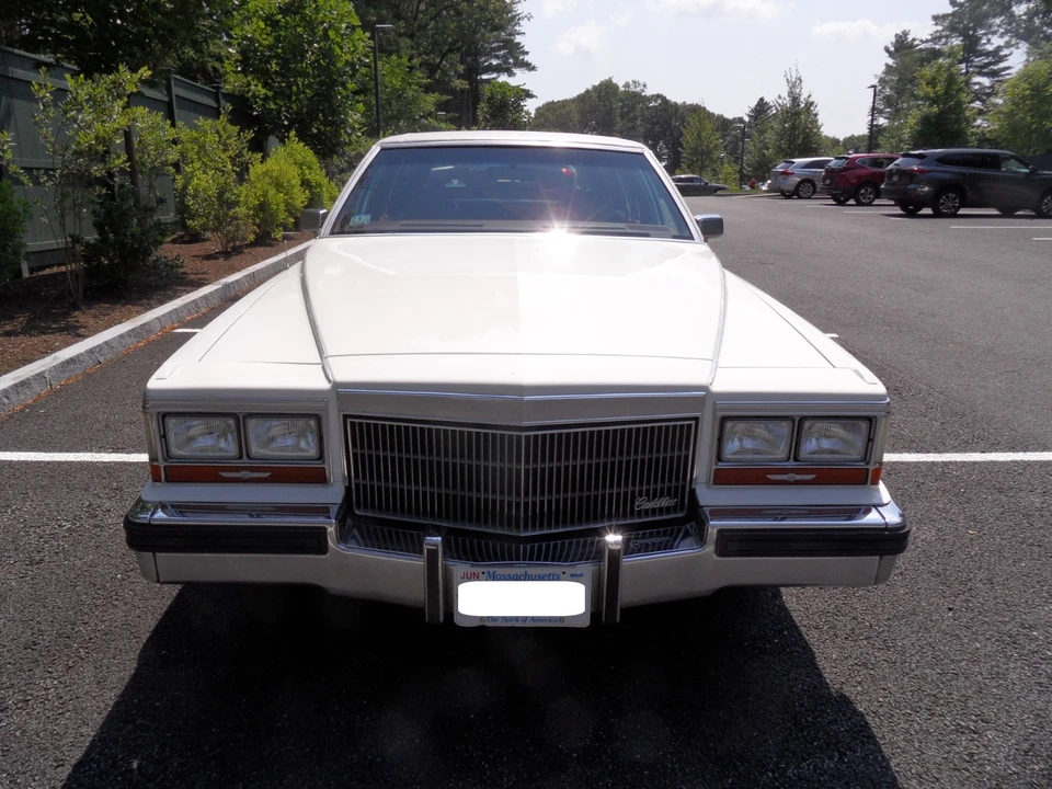 1989 Cadillac Brougham - Image 3 of 31