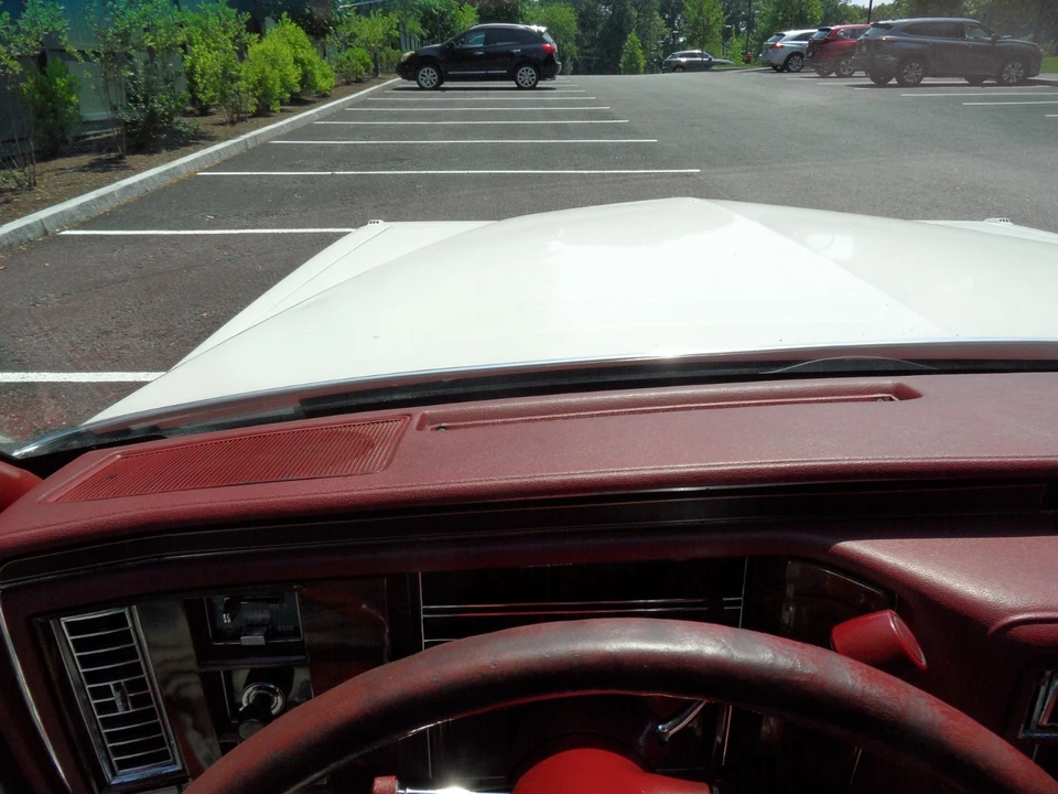 1989 Cadillac Brougham - Image 24 of 31
