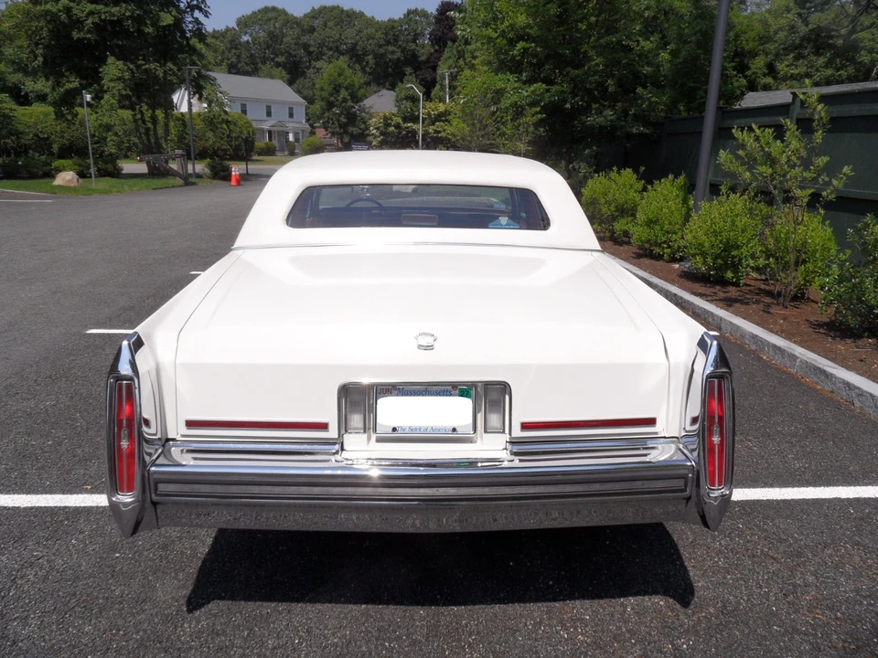 1989 Cadillac Brougham - Image 5 of 31
