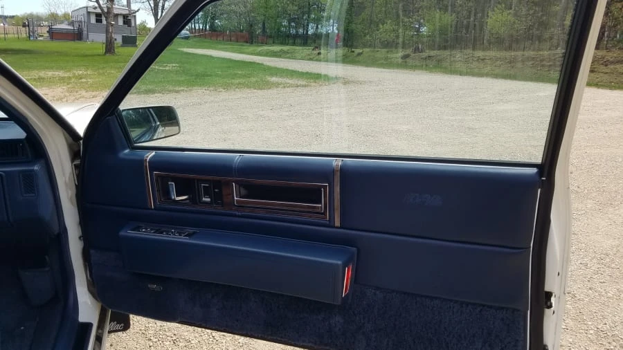 1989 Cadillac DeVille 6th Gen - Image 15 of 19
