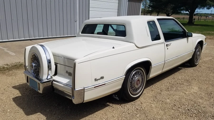 1989 Cadillac DeVille 6th Gen - Image 16 of 19